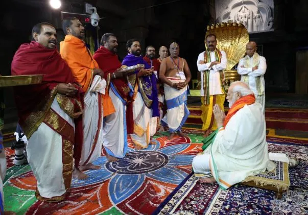 प्रधानमंत्री ने तिरुमाला में भगवान वेंकटेश्वर के दर्शन किए