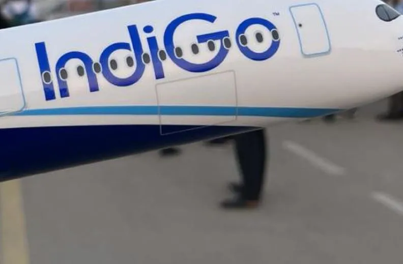 दिल्ली: वाराणसी जा रहे इंडिगो के विमान को मिली बम से उड़ाने की धमकी
