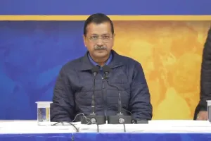 केजरीवाल ने की घोषणा- 'दिल्ली में सरकारी कर्मचारियों के लिए मकान बनवाएगी सरकार'